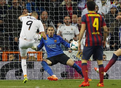 Al 24' Benzema raddoppia calciando di sinistro davanti a Valdes. Ap